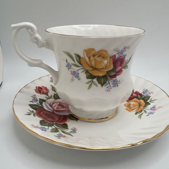 Royal Dover Vintage Fine Bone China Teacup and Saucer, Made in England - Picture 6 of 7